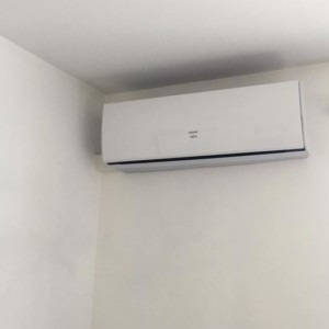 climatisation design épuré dans un appartement de caluire
