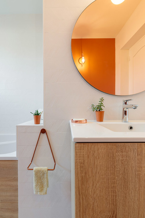 Aménagement d'une salle de bain à Ecully : le lavabo