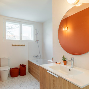 Rénovation d'une salle de bain à Ecully : vue généréale